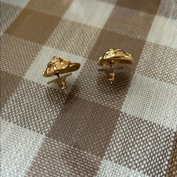 Elegant Gold Plated and Blue Necklace and Earring Set - Picture 3 of 6